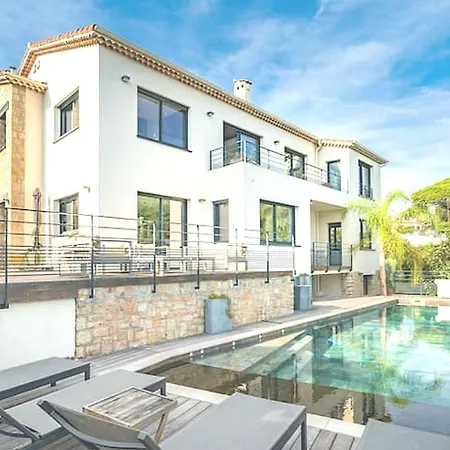 Hébergement de vacances Cozy Yrene W Pool *